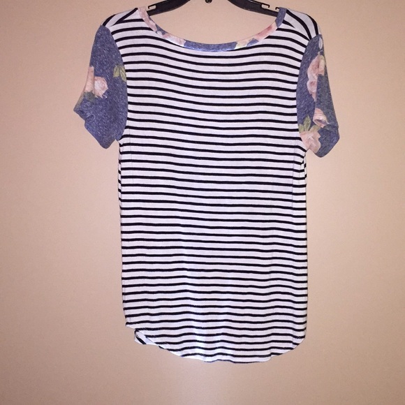 Cute shirt - Picture 2 of 3